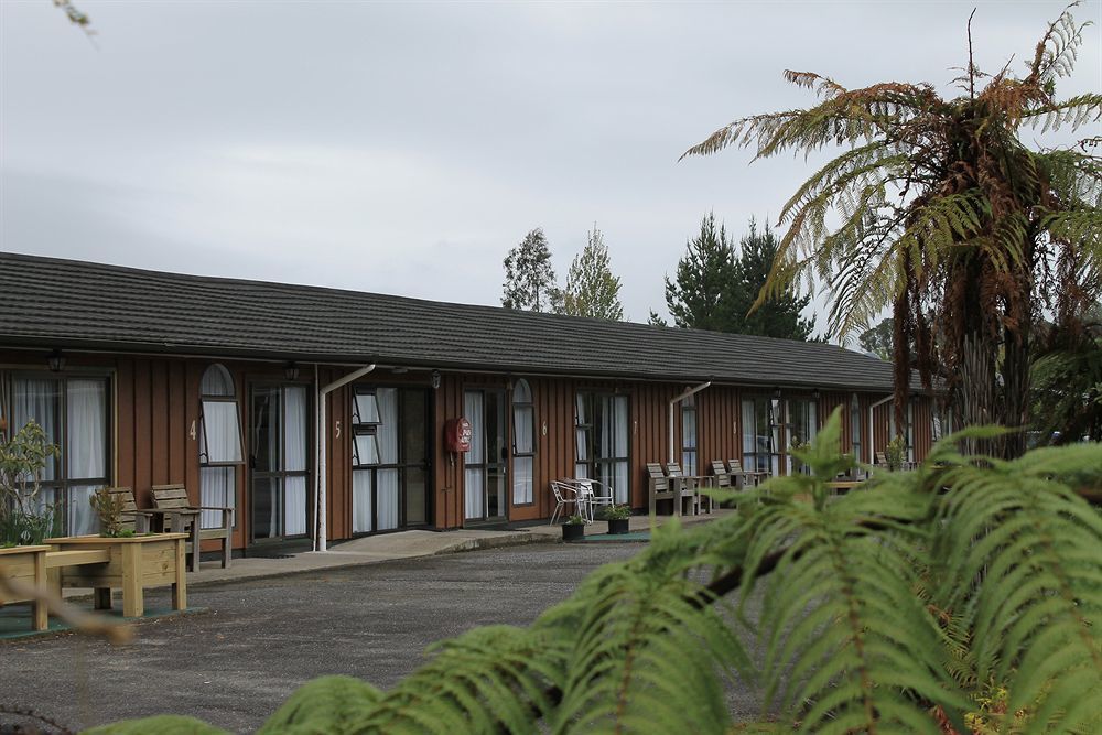 Buller Bridge Motel Westport Exterior photo