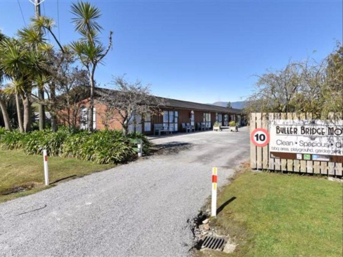 Buller Bridge Motel Westport Exterior photo