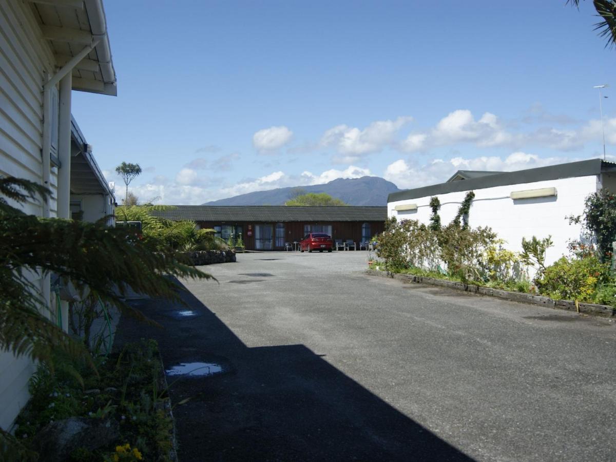 Buller Bridge Motel Westport Exterior photo